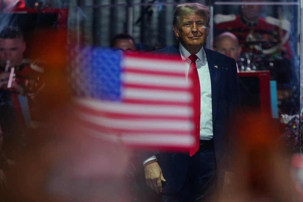 La Casa Blanca respaldó la orden ejecutiva de Trump e indicó que el gobierno apelaría el fallo. | Foto: AP