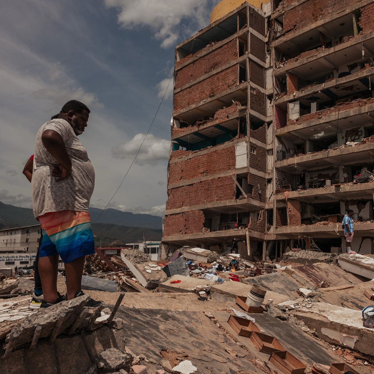 Tras dos devastadores terremotos en Venezuela, la diáspora recurre a las redes sociales y a la búsqueda desesperada de sobrevivientes atrapados.