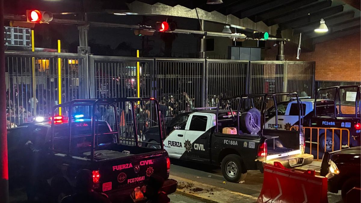 Elementos de seguridad se mantienen en los principales acceso del Fan Fest Monterrey. | Roberto Alanís