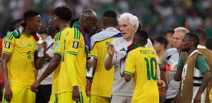 Hugo Broos, entrenador de la Selección de Sudáfrica, lamentó no poder viajar directamente a Los Ángeles y tener que regresar primero a su campamento en Pachuca.