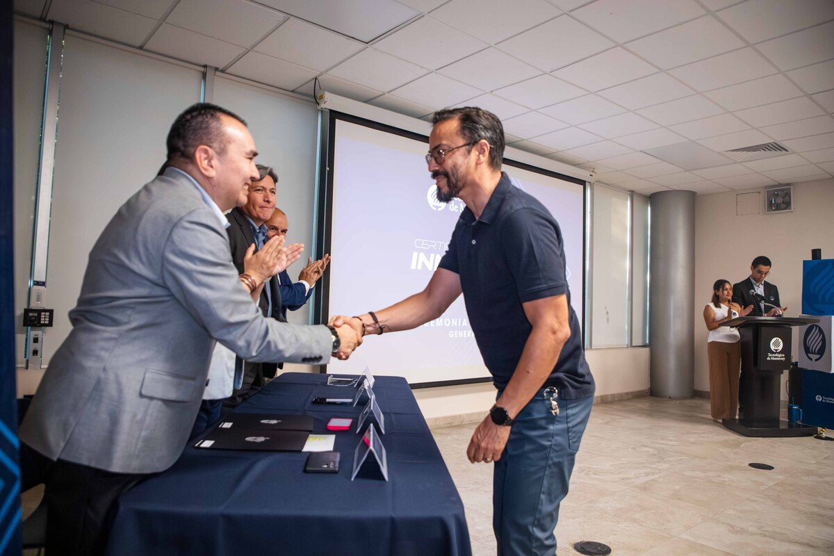 Maestros de escuelas locales egresaron tras nueve módulos enfocados en innovación pedagógica, tecnológica y metodologías de aprendizaje.| Cortesía.