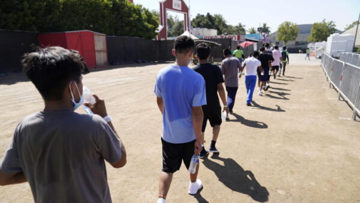 Niños migrantes en EU podrían ser deportados a Guatemala. | AP