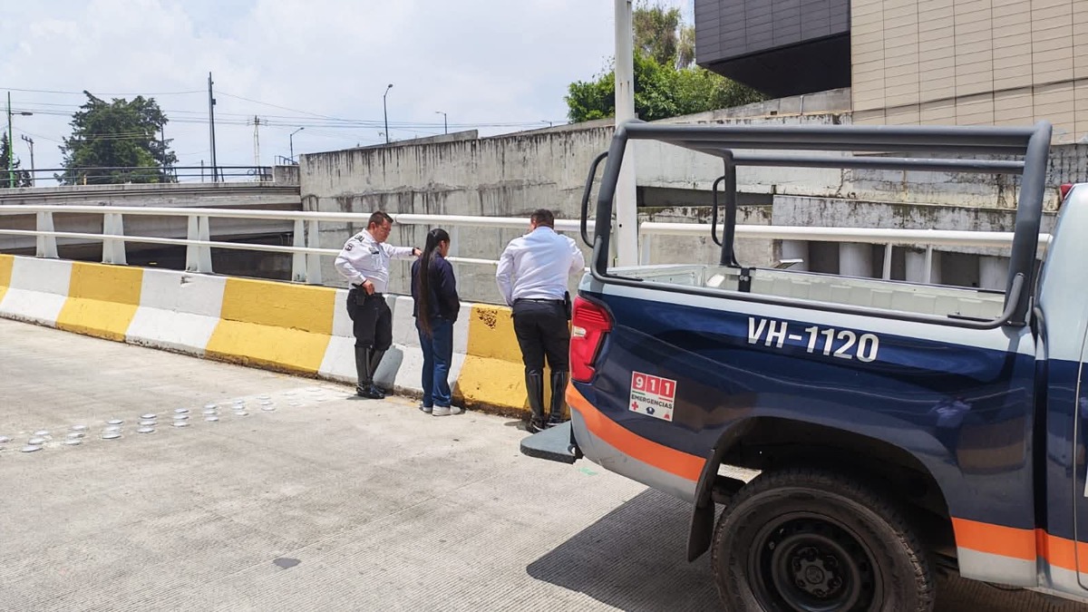 Policías de Tránsito de Huixquilucan logran disuadir y rescatar a una joven en crisis emocional. | Especial