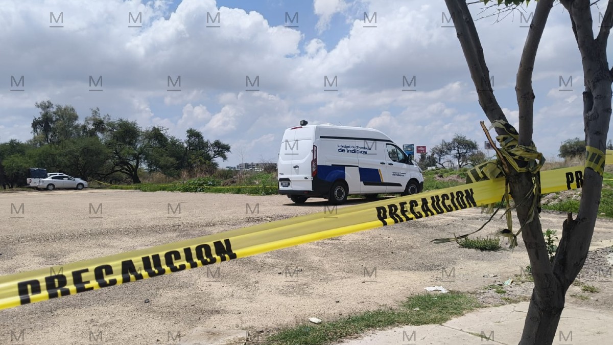 El cuerpo fue levantado y trasladado por el Ministerio Público a las 12:10 de la tarde. | Eleazar Bandala.