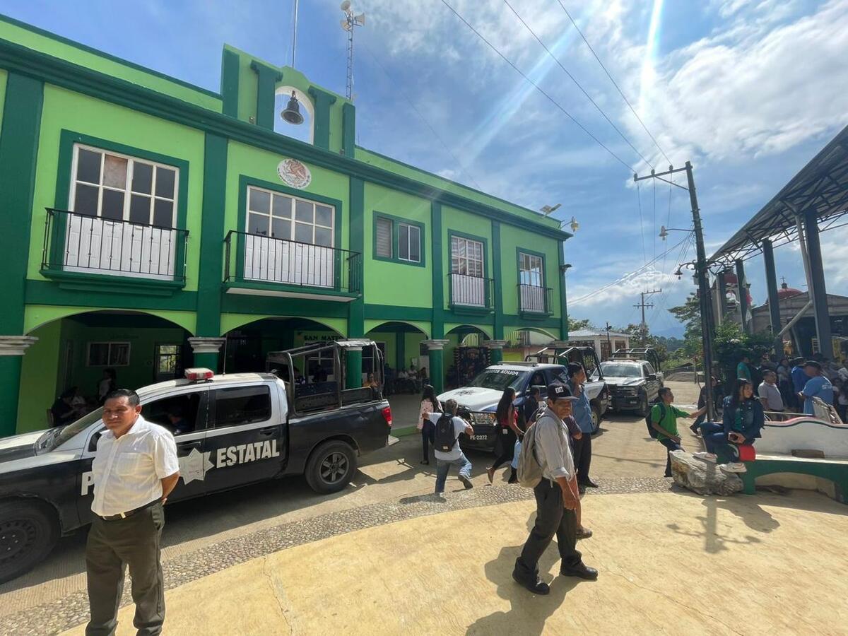 Un fiscal de control y su secretario judicial fueron atacados a puñaladas tras salir de la feria anual en Cuicatlán. | Especial