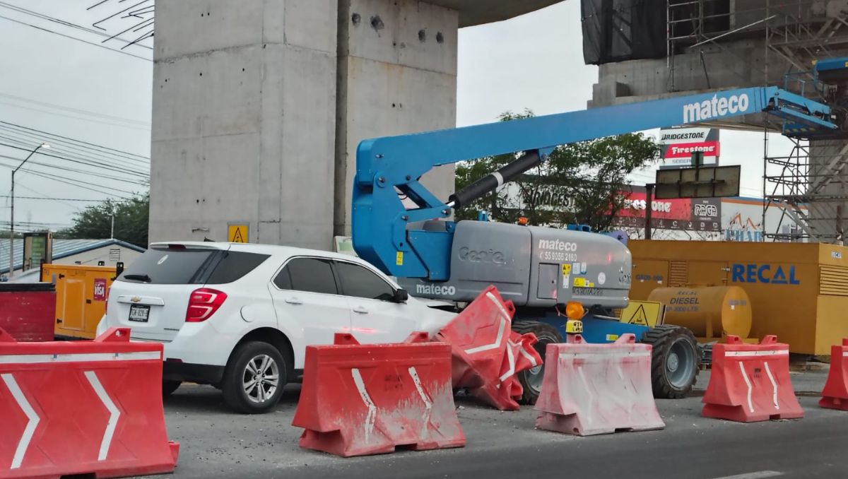 El hombre derribó unas estructuras plásticas de color naranja en un tramo de unos 20 metros y avanzó en un área restringida. Agustín Martínez