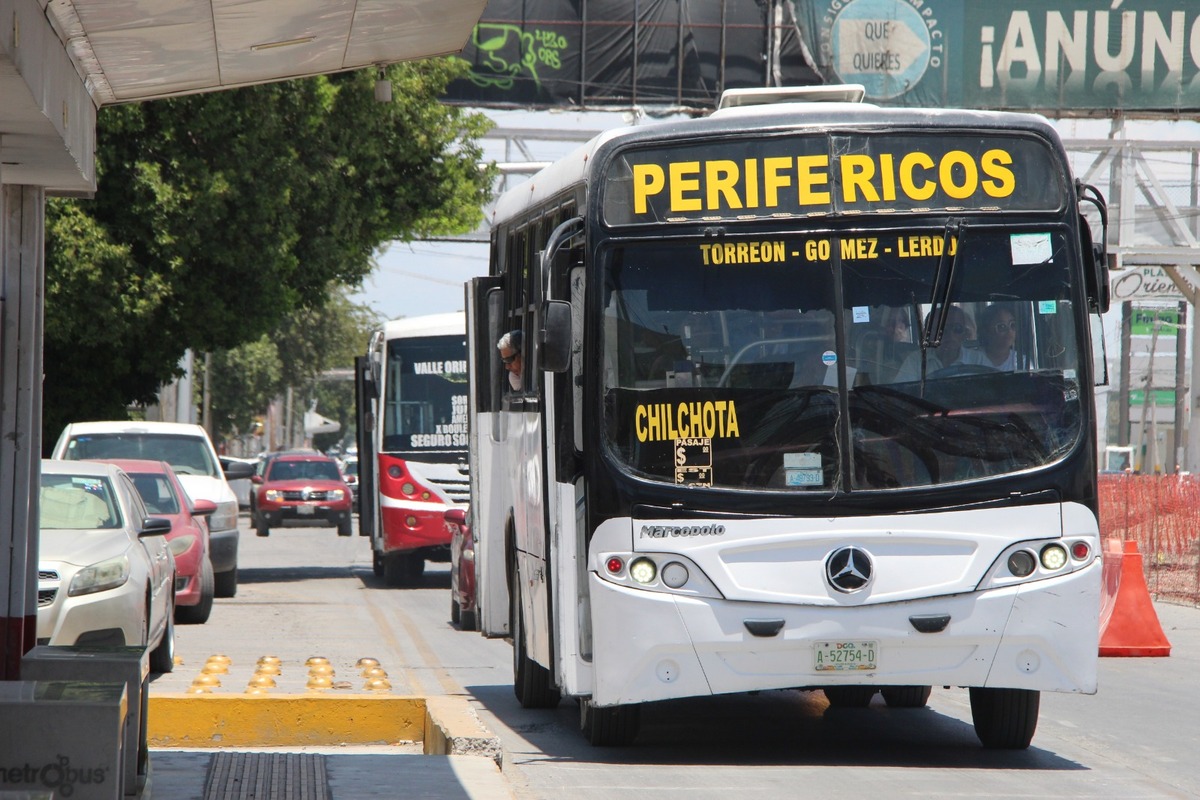 Modifican ruta de camiones por obras en bulevar Revolución de Torreón. (Roberto Amaya)
