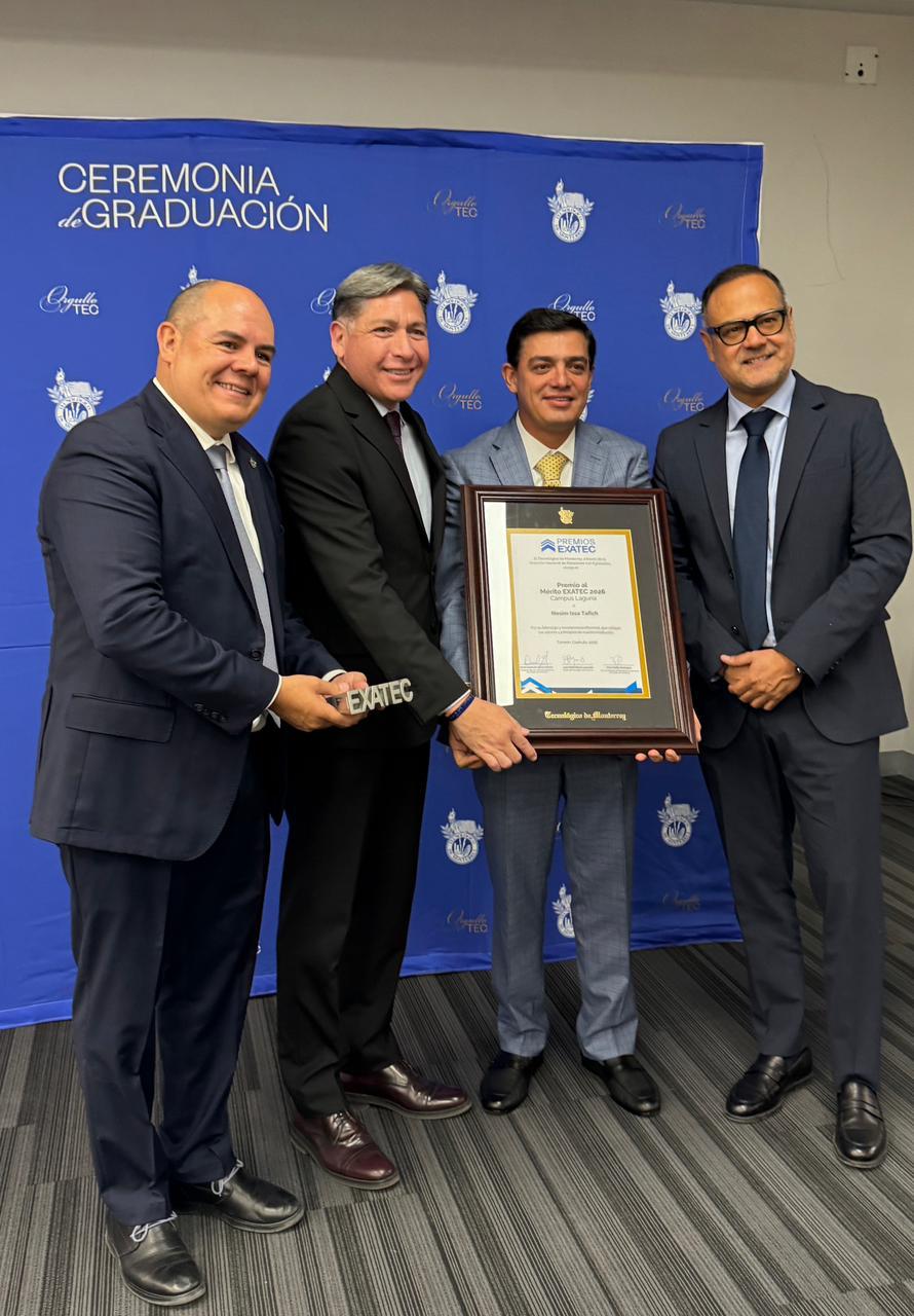 Tec de Monterrey reconoce a Nesim Issa Tafich con Premio EXATEC. | Fotos: cortesía Tec de Monterrey.