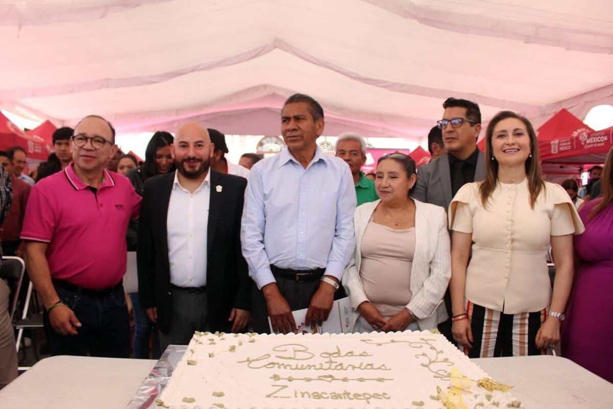 Las Caravanas por la Justicia Social llevaron certeza legal a parejas que formalizaron su unión en Zinacantepec. Foto: Especial