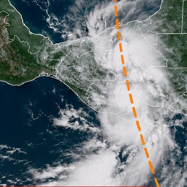 La Onda Tropical 12 se desplaza por el sur del país | IA Discover