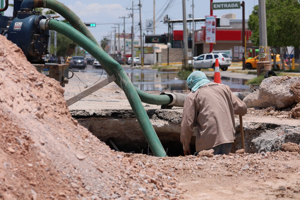 En Torreón, hundimientos retrasan colector de Paseo de la Rosita. | Verónica Rivera.