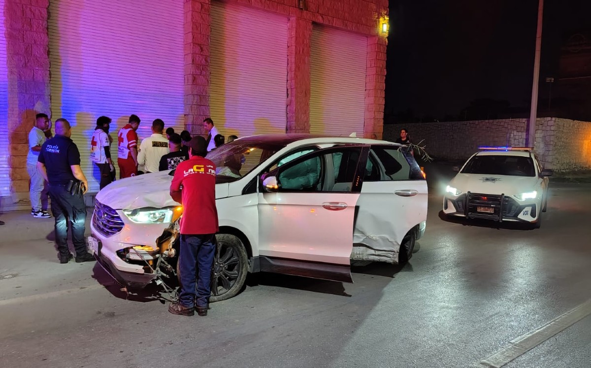 El conductor de la camioneta quedó detenido. | Foto: Alejandro Escobedo
