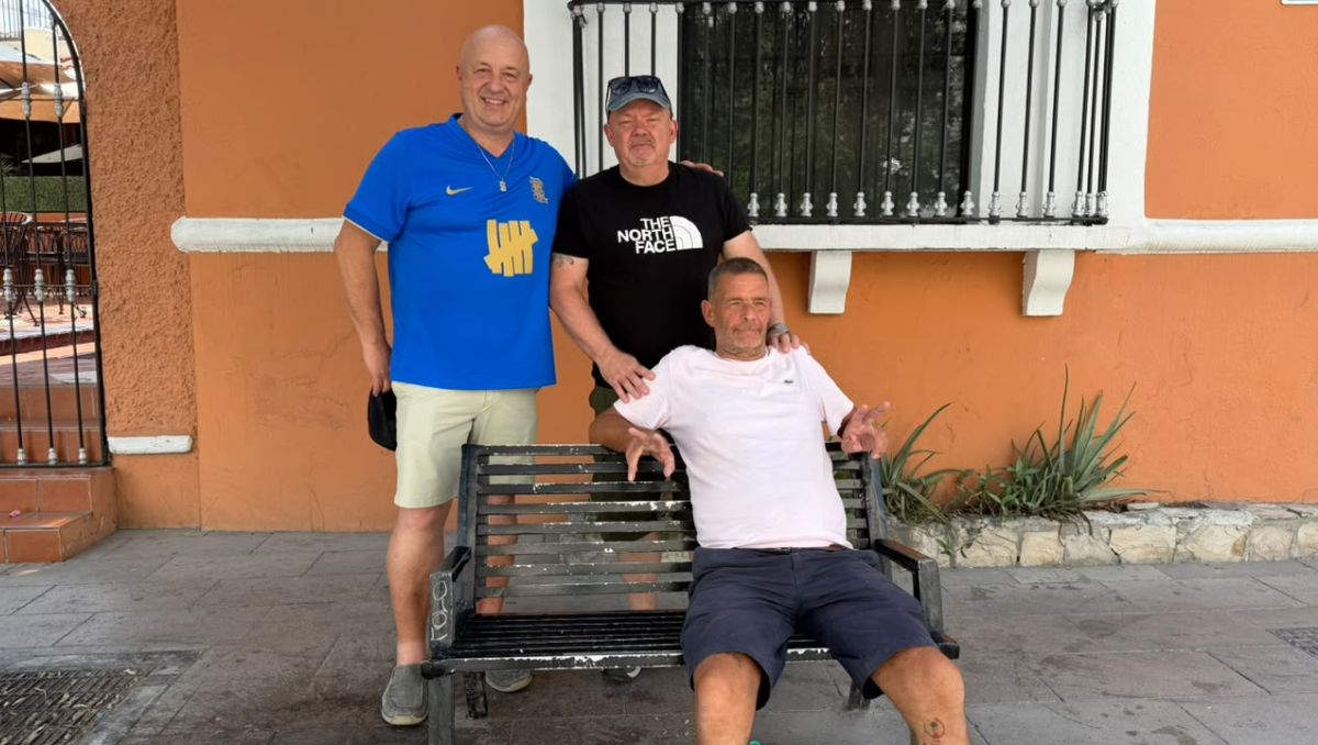 Cuatro décadas después, recibió a sus amigos ingleses para revivir recuerdos y disfrutar el Mundial 2026 | Ángel Mercado