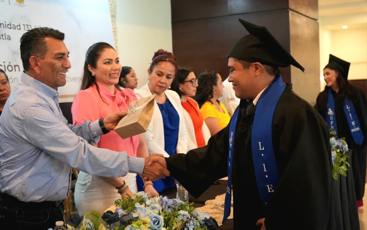 Egresan nuevos docentes de la UPN Huejutla. (Cortesía)