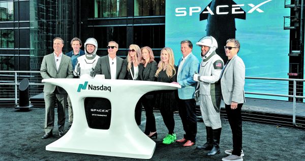 La exitosa salida a bolsa de SpaceX, por 86 mil mdd, a principios de este mes, es un ejemplo de la fuerte demanda de acciones vinculadas a este sector
