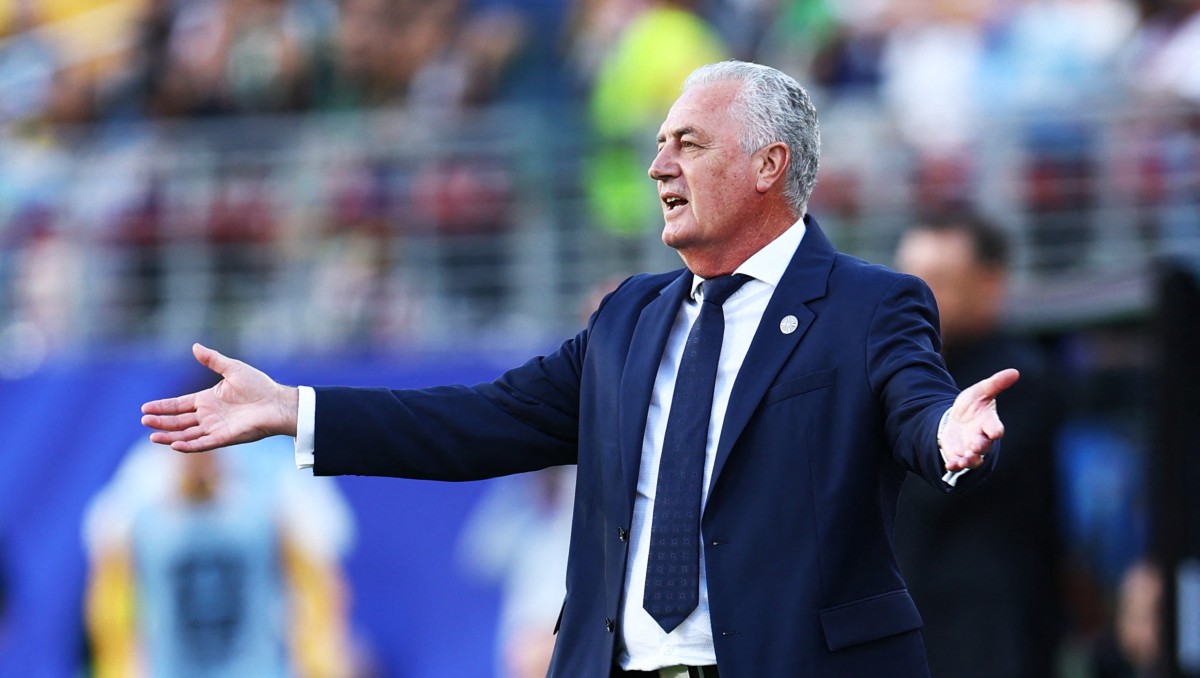 Gustavo Alfaro, DT de Paraguay se lanza contra Chilavert y la afición (Reuters)