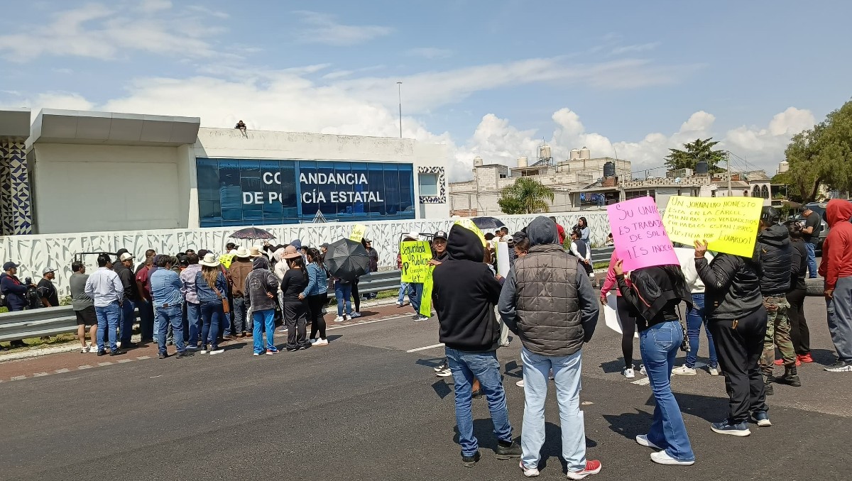 Protesta en Texmelucan mantiene cerrada la autopista México-Puebla | Agencia Es Imagen