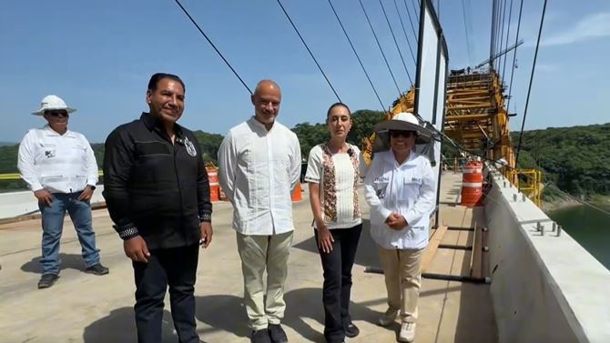 Sheinbaum detalló que el puente permitirá el tránsito sobre una derivación del río Grijalva. | Foto: Especial