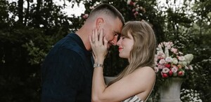 Nuevas imágenes en la mansión de Taylor Swift en Rhode Island alimentaron los rumores de una posible boda con Travis Kelce.