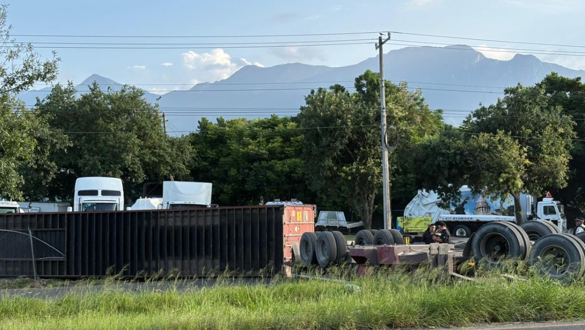 El accidente generó afectaciones en la vialidad para los automovilistas que se desplazaban de norte a sur. Foto: Édgar Plata