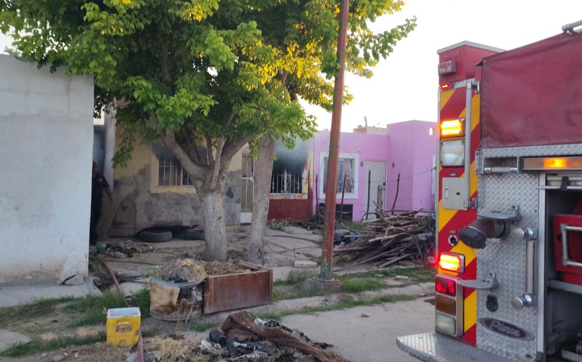 En cuestión de horas se incendian dos domicilios en Torreón. | Foto: Eunice Muñoz