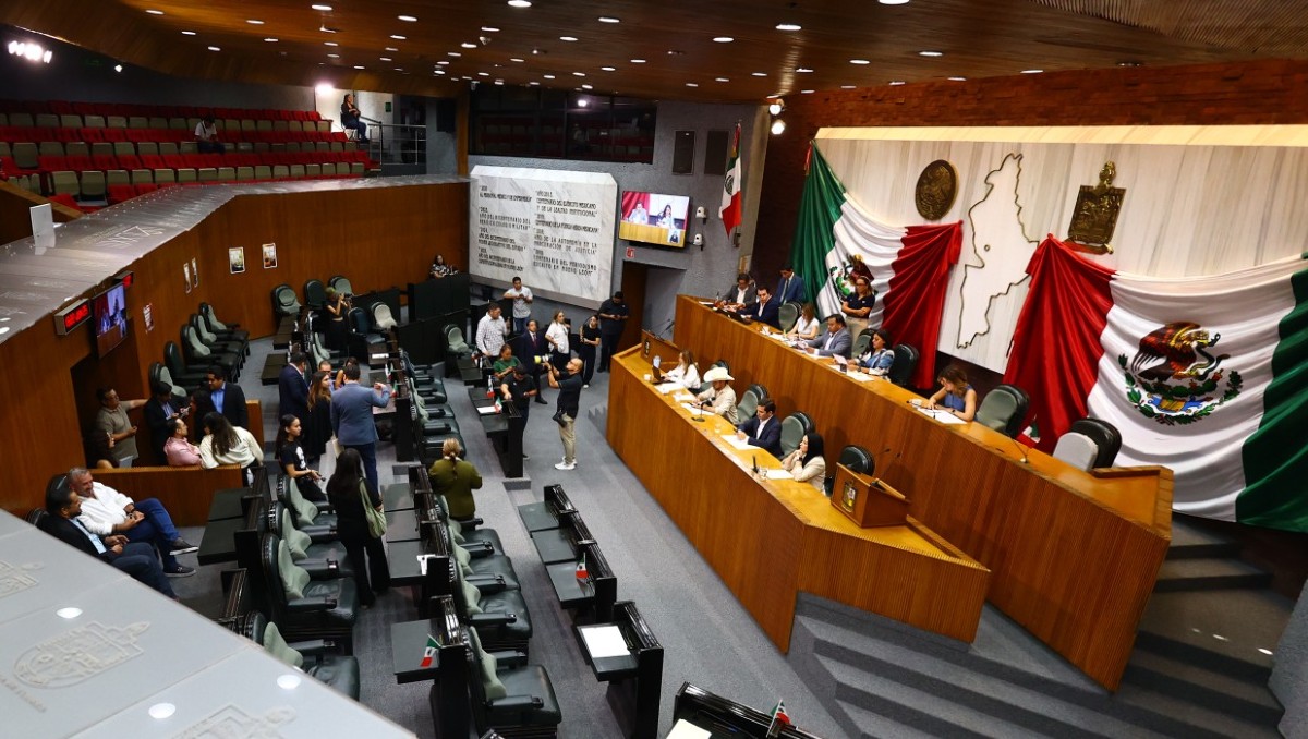 Diputados locales consideraron que la solución es invertir en tecnología para frenar la burocracia. Foto: Jorge López