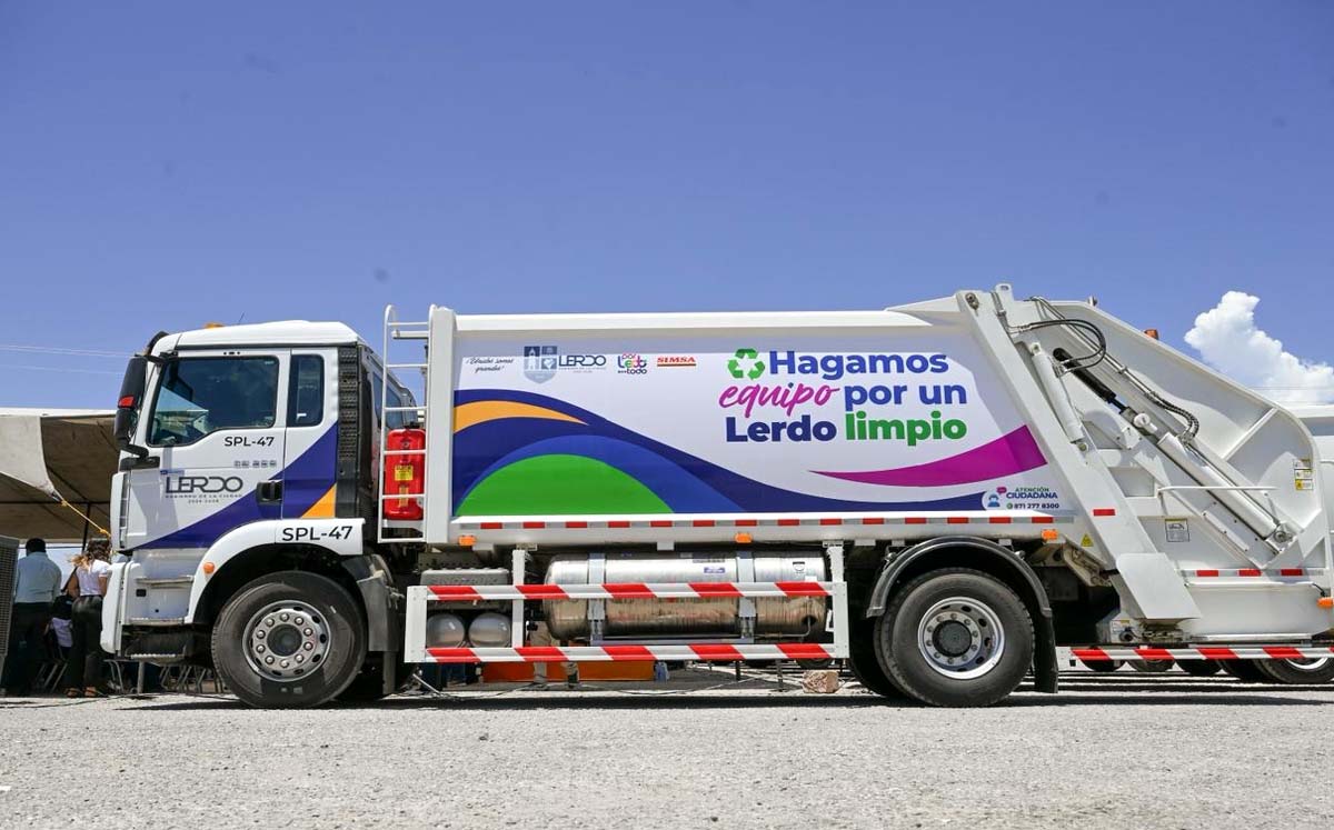 Entregan camiones recolectores en Lerdo. | Foto: Luis Alatorre