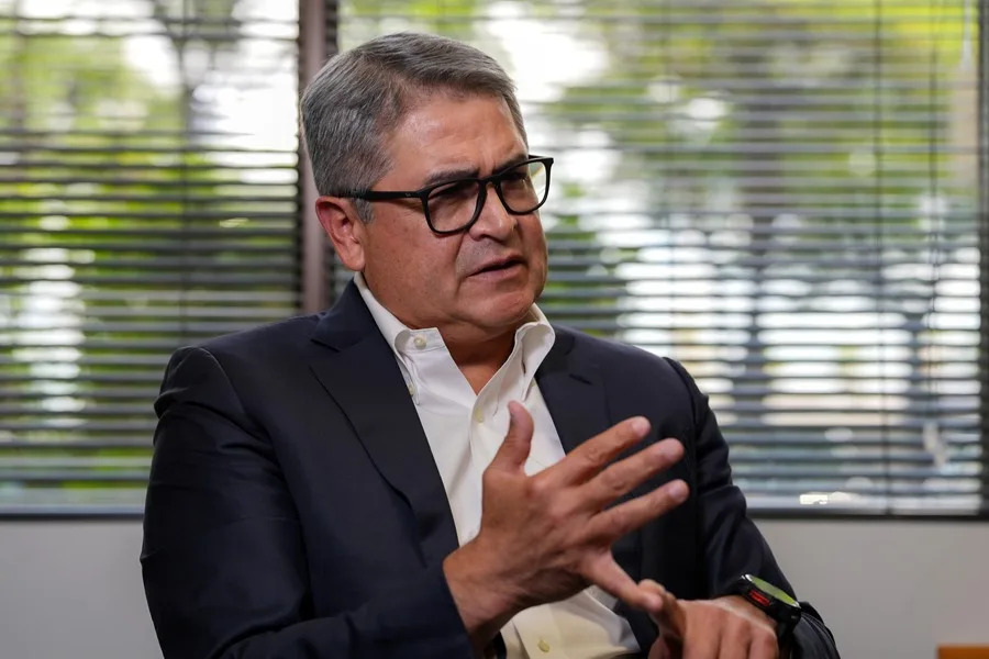 El expresidente hondureño, indultado en EU por Trump en 2025, tiene previsto retornar a Honduras el 31 de julio. | EFE