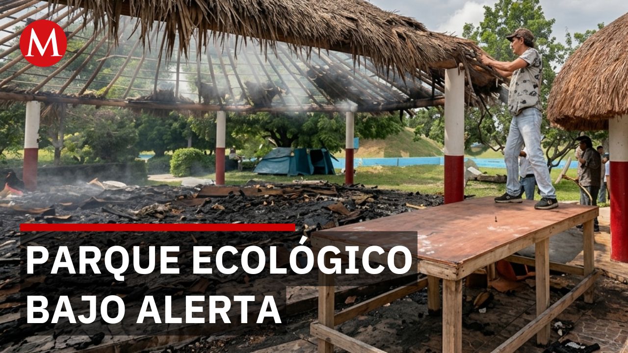 Fuego arrasa palapa del parque ecológico de Huejutla en Hidalgo sin dejar lesionados
