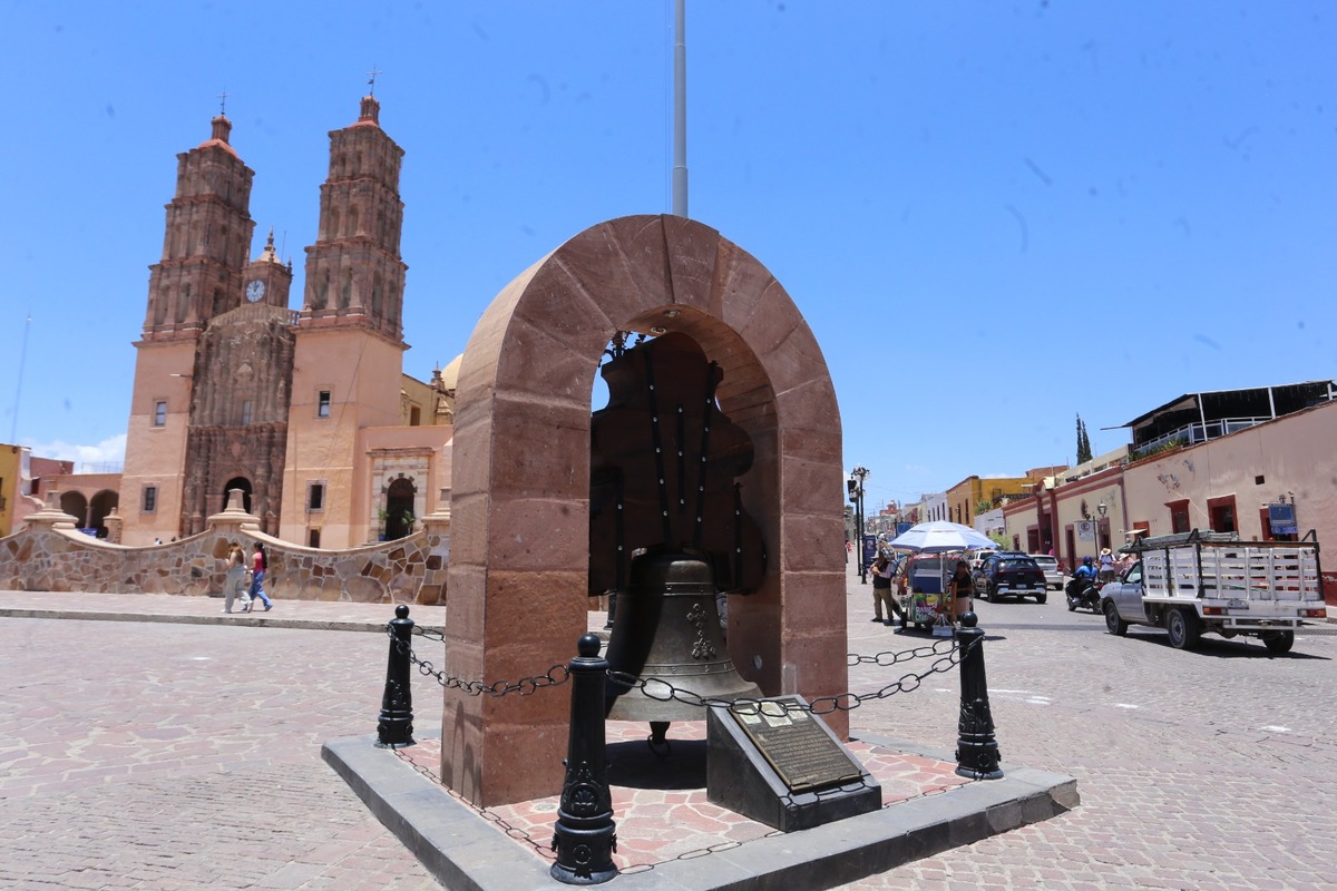 El histórico "Esquilón de San José" permanece empotrado en el nicho del balcón central de Palacio Nacional | Dany Béjar