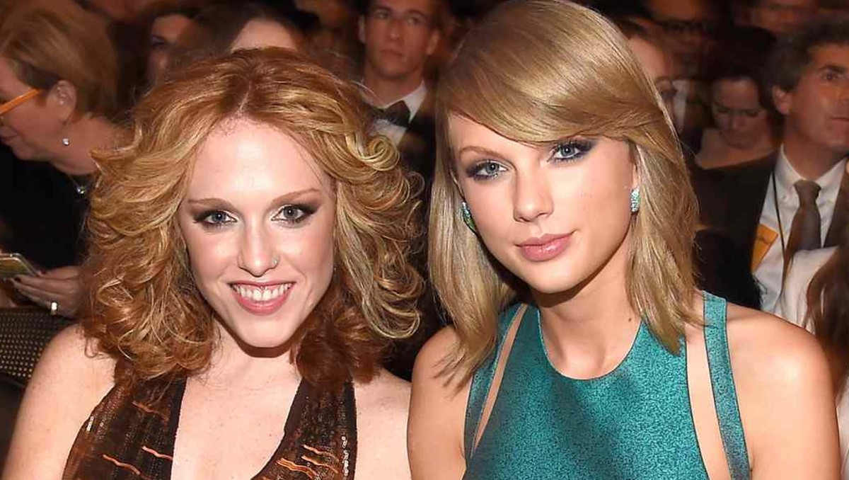 Le mejor amiga de Taylor. | Epecial