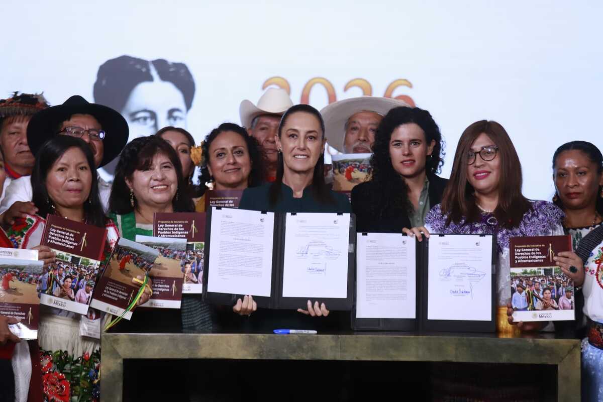 La presidenta Claudia Sheinbaum presentó la nueva ley de pueblos indígenas. | Foto: Juan Carlos Bautista