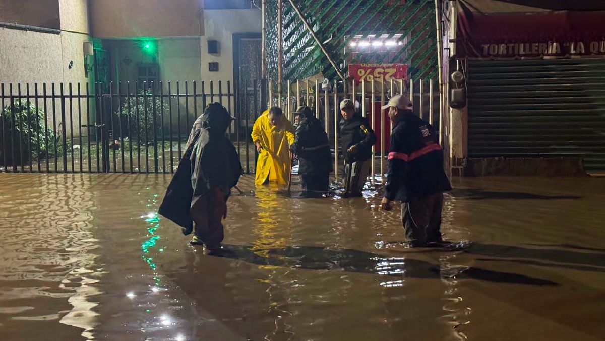 El agua negro ingresó a la viviendas de Pueblo Nuevo, en Chalco. | Foto: Especial