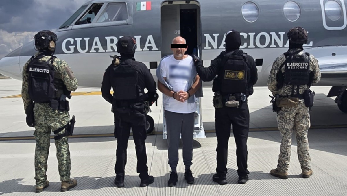 El hombre con armas fue detenido en San Pedro Tlaquepaque, Jalisco. | Foto: SSPC