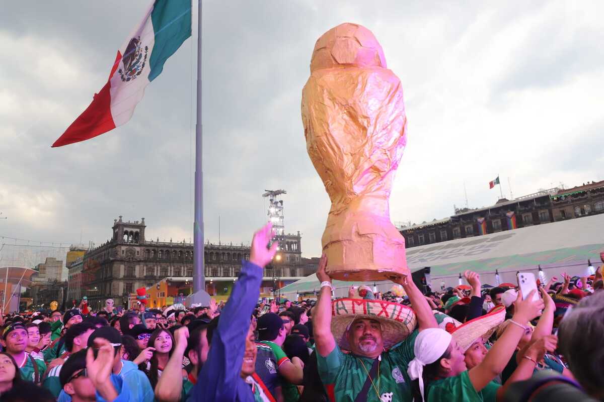 La marea de color verde se hace presente en el Zócalo.