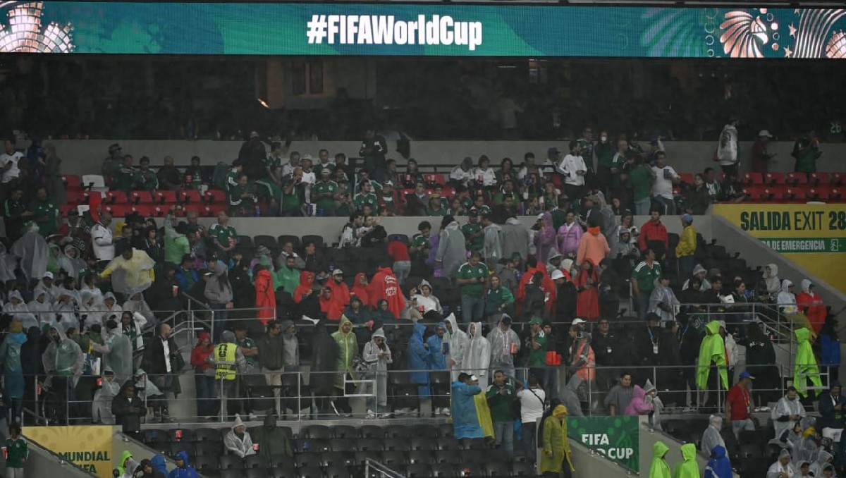 El partido de la Selección Mexicana ante Ecuador se aplazó por una hora (Ariana Pérez)