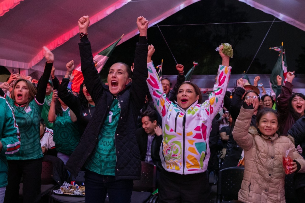 La Presidenta celebró los goles de México contra Ecuador en Dieciseisavos de Final. | Foto: Especial