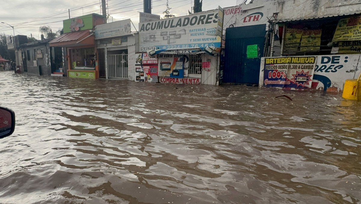 Armenta anuncia apoyos para comerciantes afectados por lluvias en Puebla