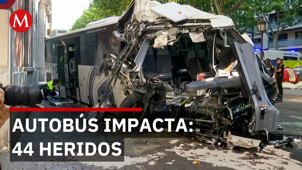 Autobús se estrella contra Diputación en España dejando 44 heridos, 4 en estado crítico