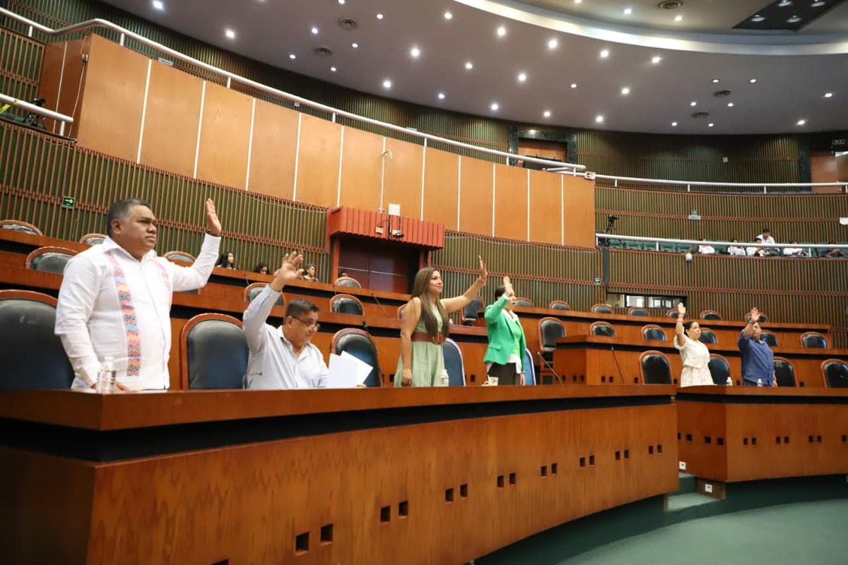 También se autorizó la licencia del regidor Genaro Vázquez Flores.  (Foto: X @congresogro)