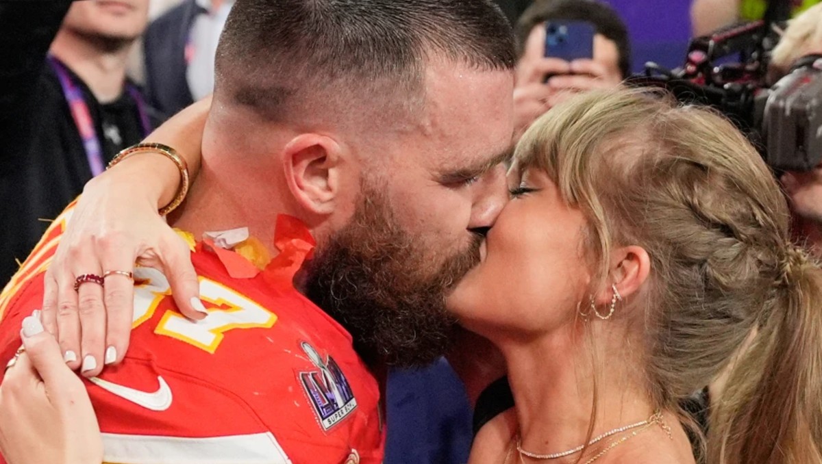 La boda, aunque no confirmada por los famosos, ya desplegó movimiento en Nueva York. | AP