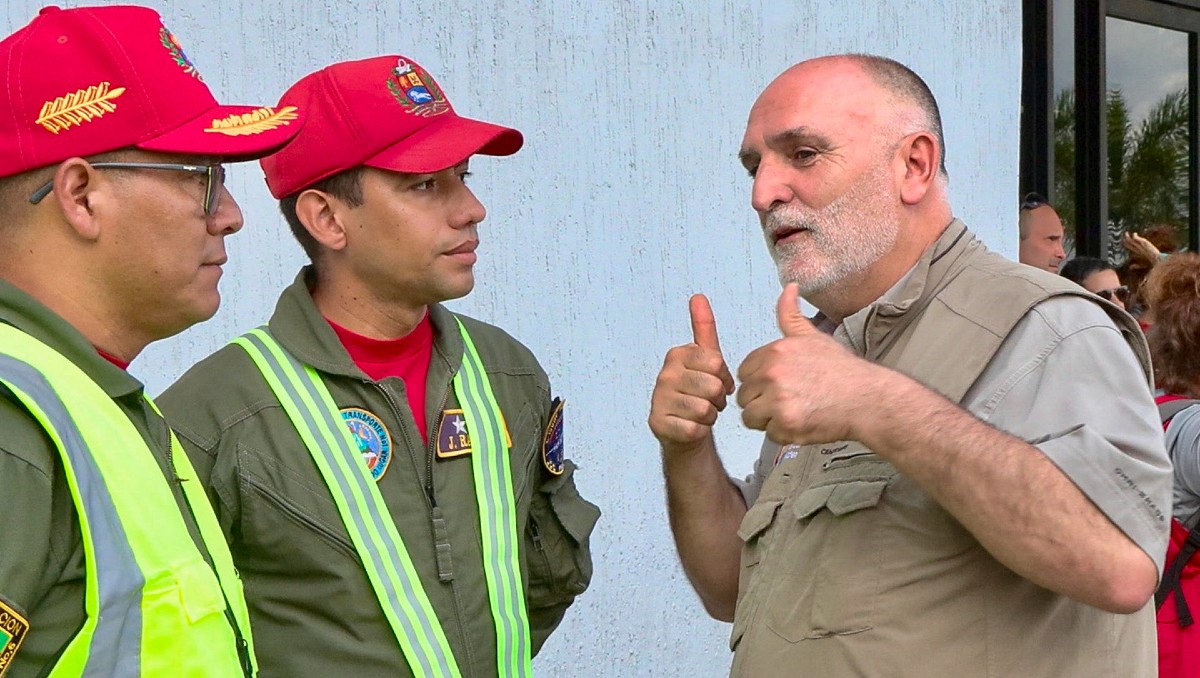 El chef español llegó este miércoles al aeropuerto de Valencia, Venezuela para unirse a la WCK | Foto: EFE