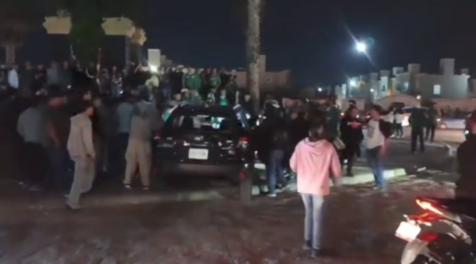 Conductor arrolló a personas durante celebración por triunfo de la Selección Mexicana. (Cortesía)