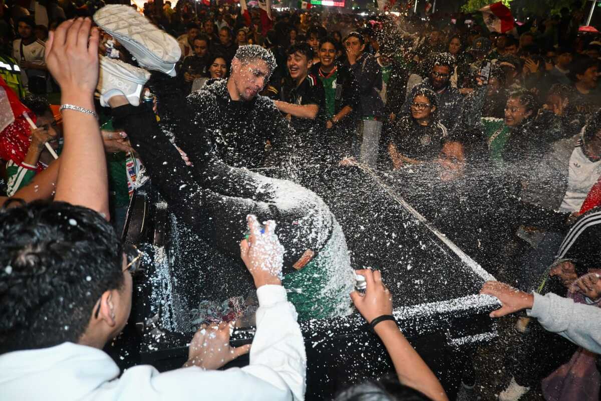 Festejos del triunfo de la Selección Mexicana ante Ecuador. | Foto: Daniel Augusto