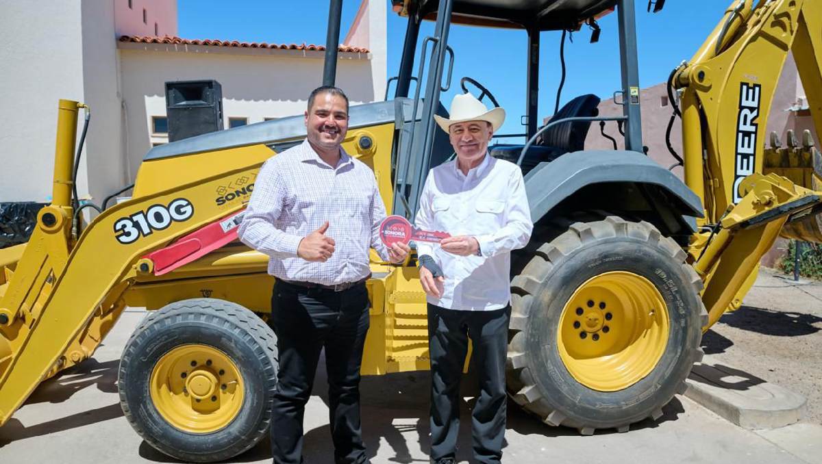 Alfonso Durazo Montaño en entrega de servicios gratuitos para Sonora. | Especial