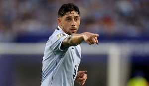 El capitán de La Celeste reconoció que no estuvo a la altura de las expectativas y aseguró que seguirá defendiendo a su selección.