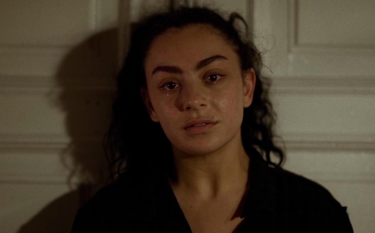 Charli XCX protagoniza esta historia, junto a Will Madden.