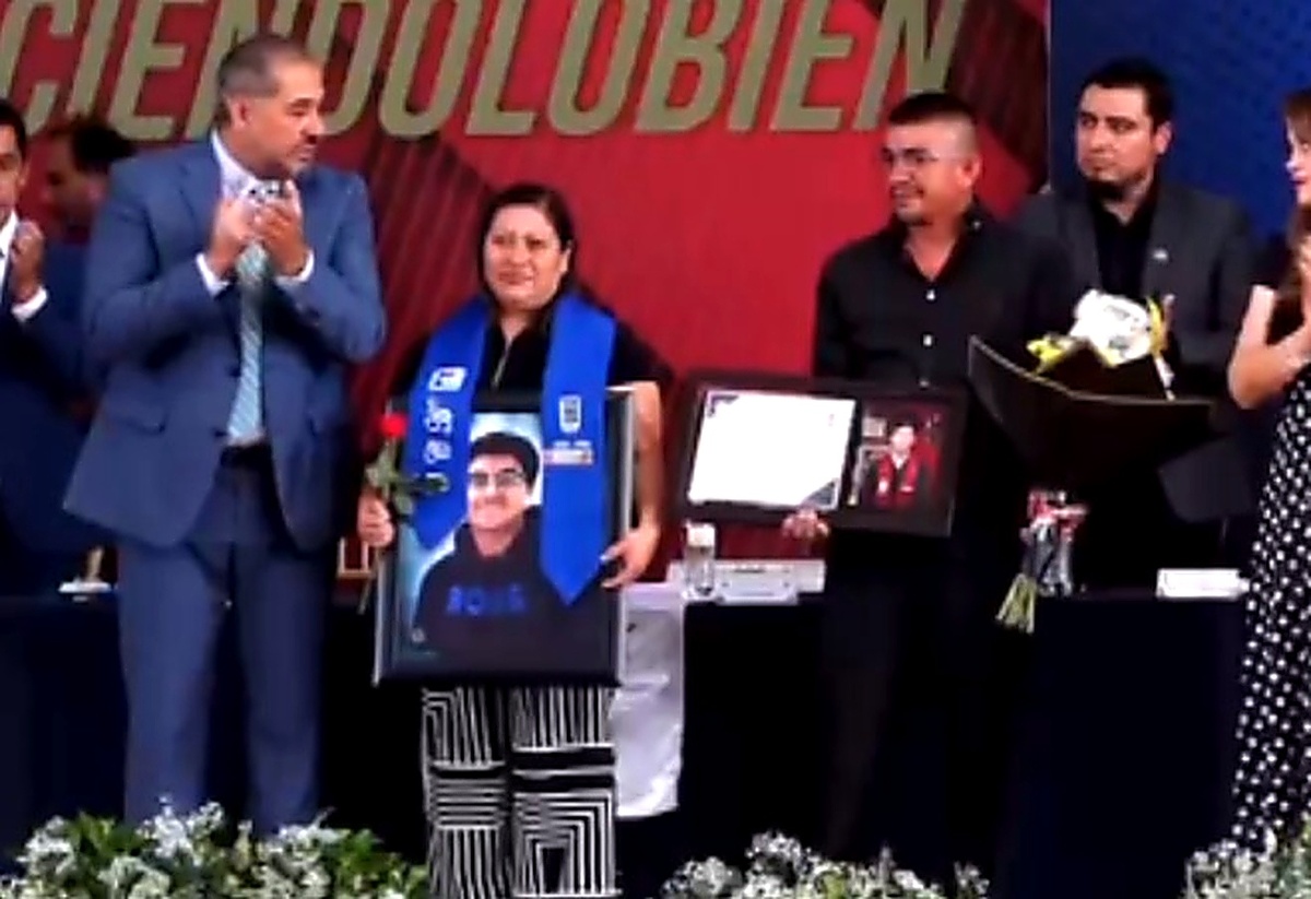 En Durango, Kevin González se gradúa de manera póstuma en la UJED. | Cortesía.