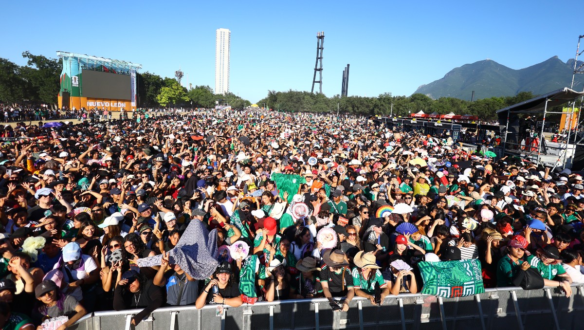 Miles de asistentes en el Fan Fest Monterrey. Foto: Jorge López