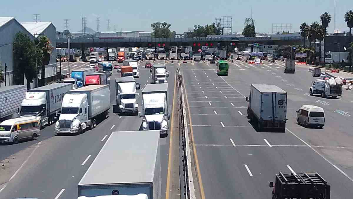SITISA-Salmerón anunció un bloqueo en Tepotzotlán para exigir la devolución de cuatro unidades retenidas. | Foto: Especial